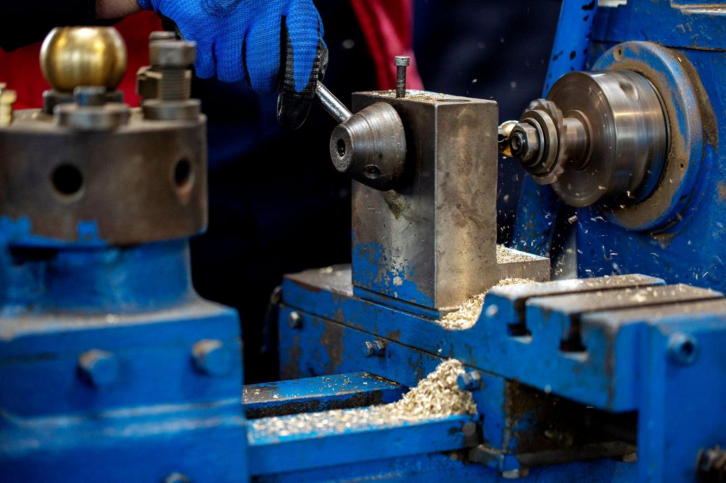 Application of 55 HRC Deep Groove End Mills in Dental Prosthetics