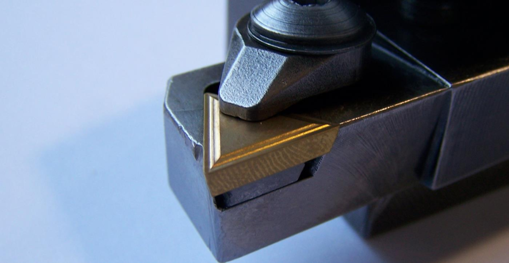 How to Choose Turning Insert Nose Radius for CNC Lathe Work